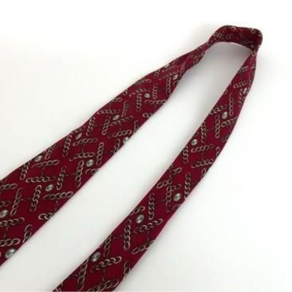CHANEL Silk Tie with Luxury Pattern; Box available - Picture 3 of 6